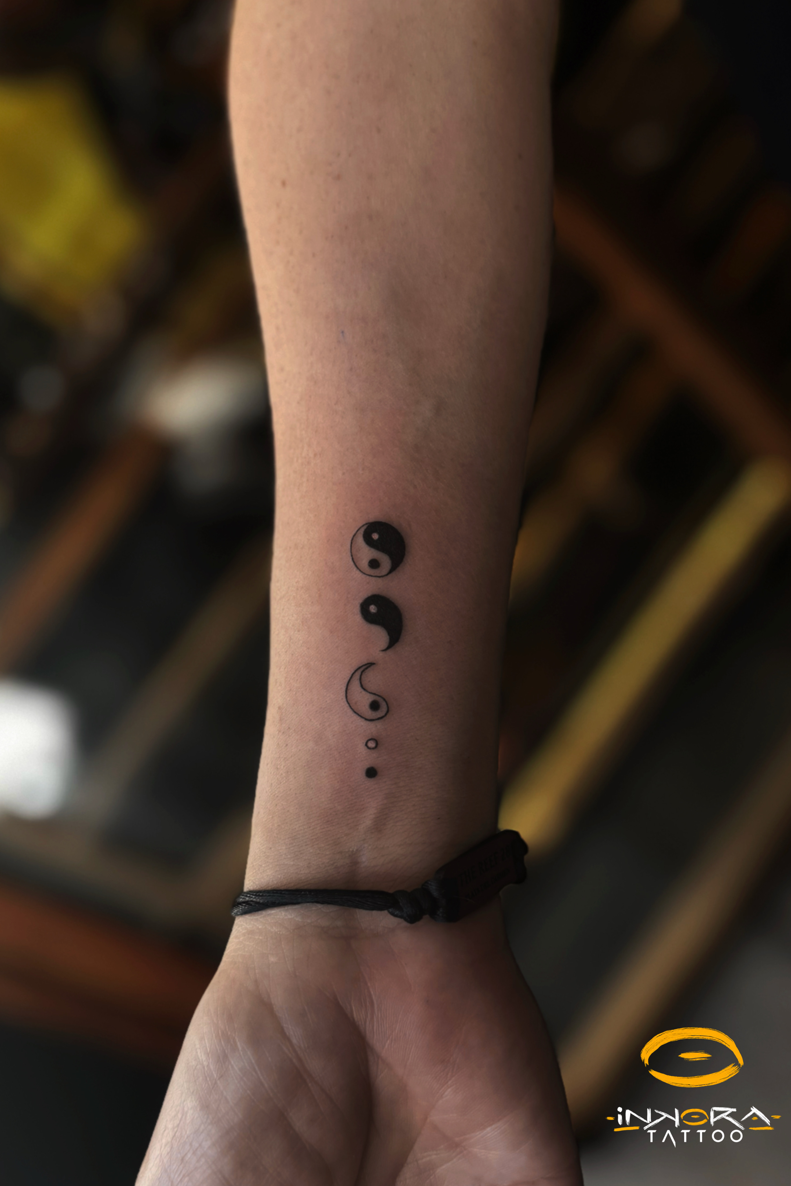 · 4